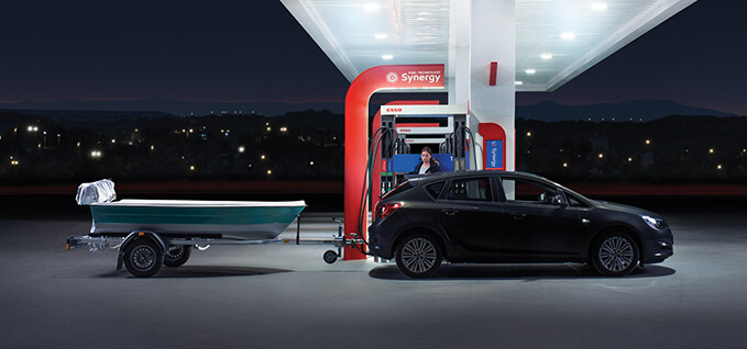Car_on_Esso_Forecourt